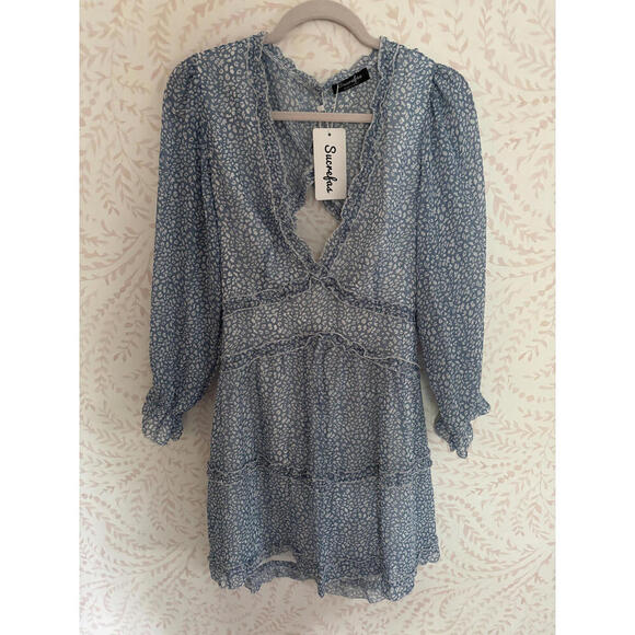 sucrefas Dresses & Skirts - NWT open back floral semi-sheer dress by Sucrefas